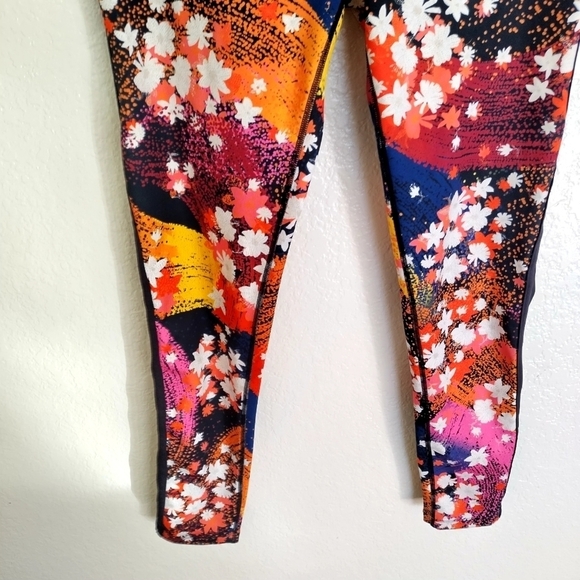 Free People FP Movement Colorful Floral Mesh Sides Full Length Leggings sz M - Picture 4 of 8